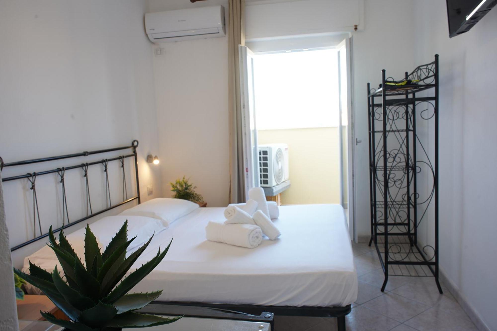 Oasis Guest House Альгеро Екстер'єр фото