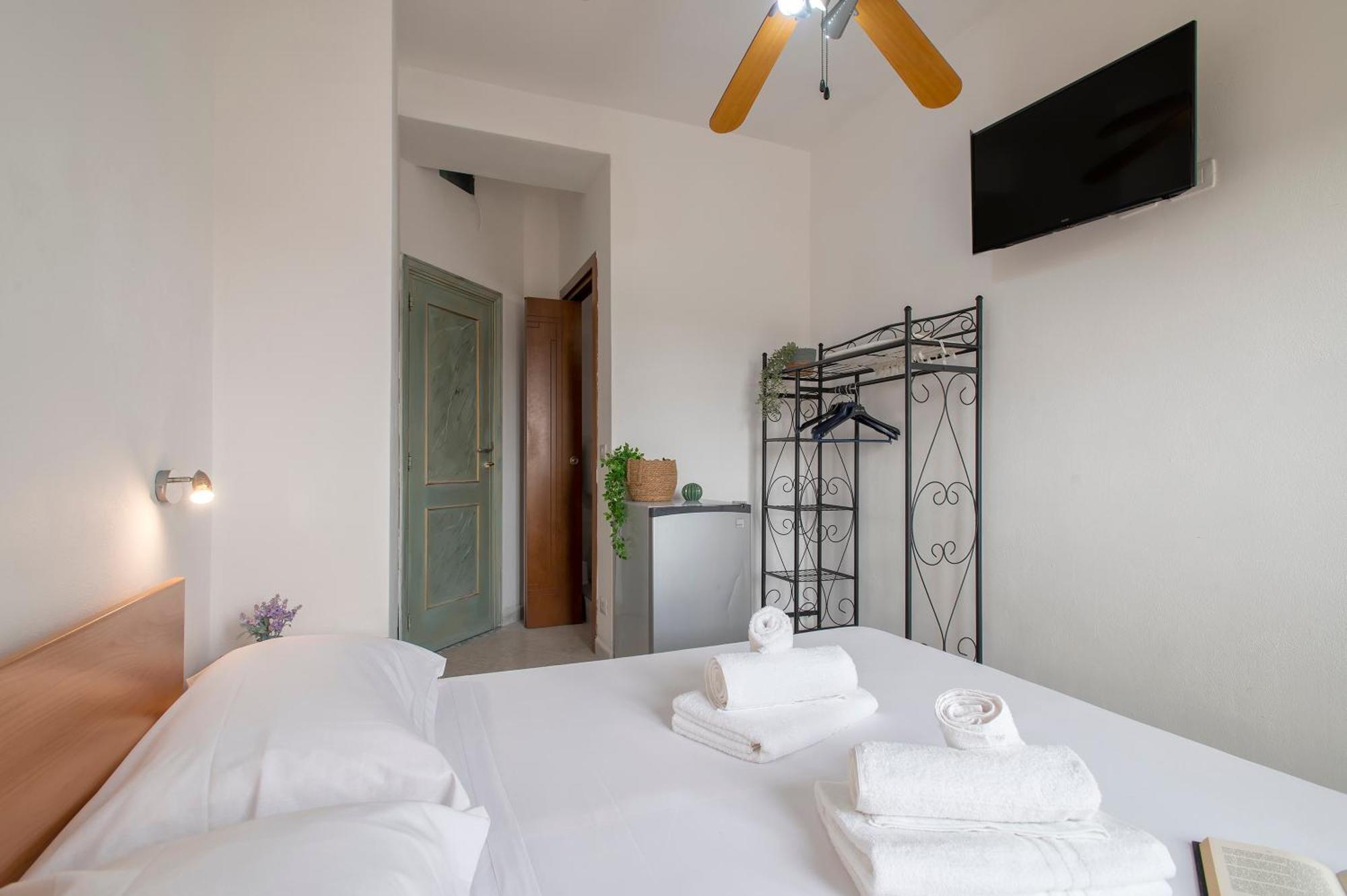 Oasis Guest House Альгеро Екстер'єр фото